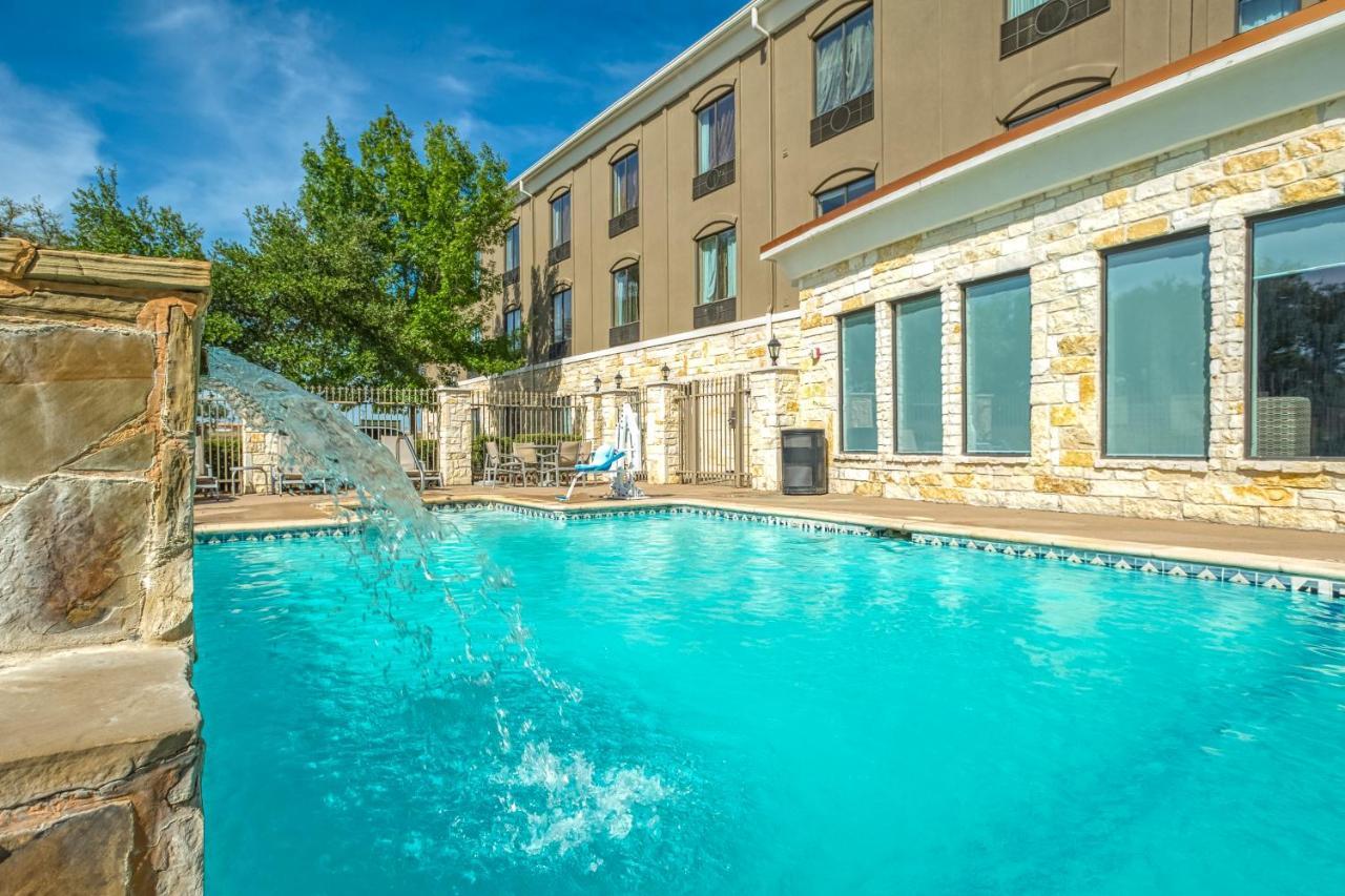 Holiday Inn Express And Suites Beeville By Ihg Екстер'єр фото