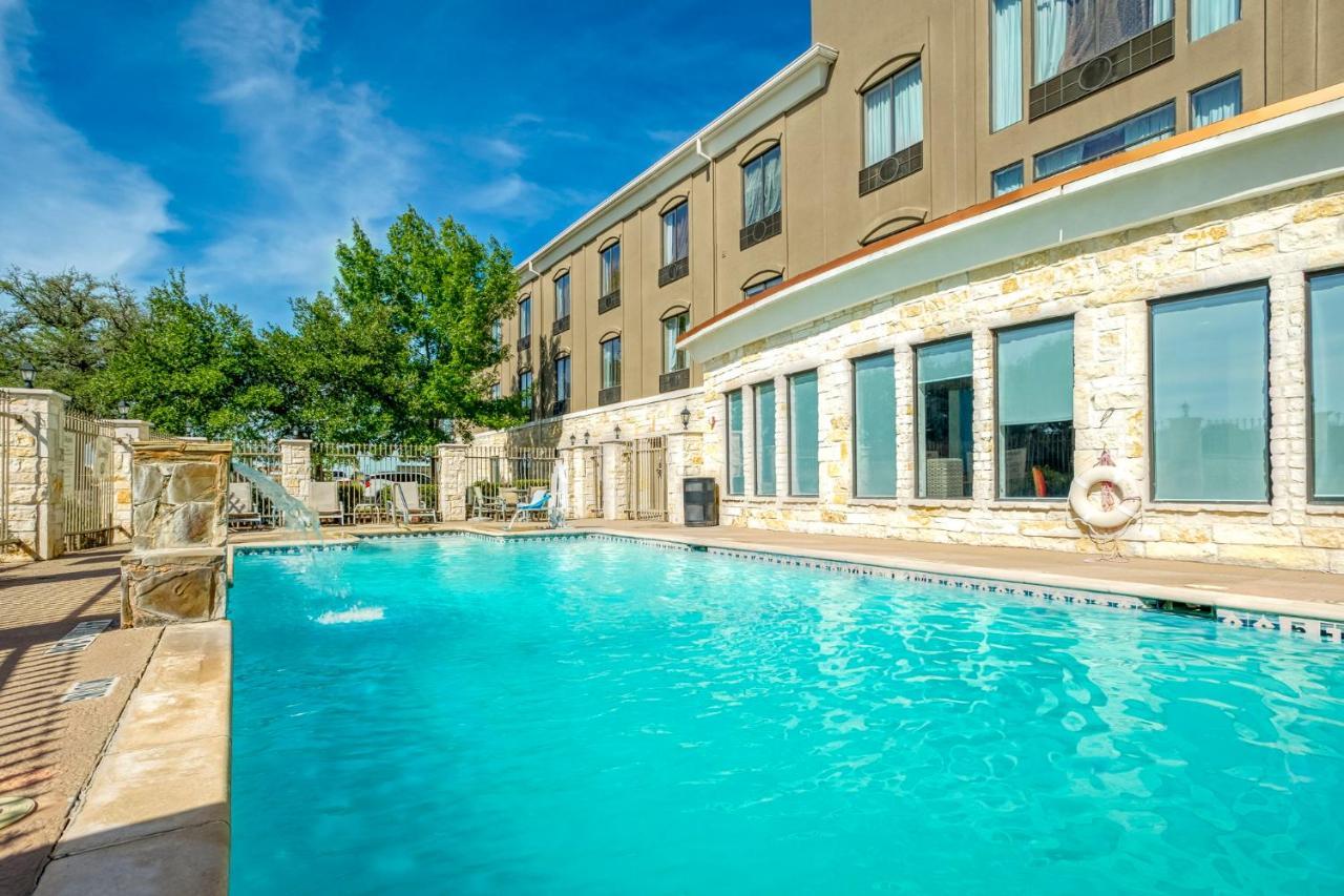 Holiday Inn Express And Suites Beeville By Ihg Екстер'єр фото