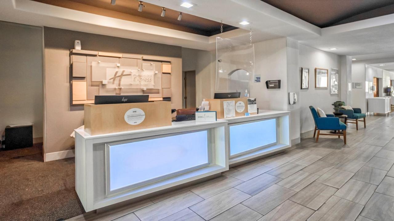 Holiday Inn Express And Suites Beeville By Ihg Екстер'єр фото
