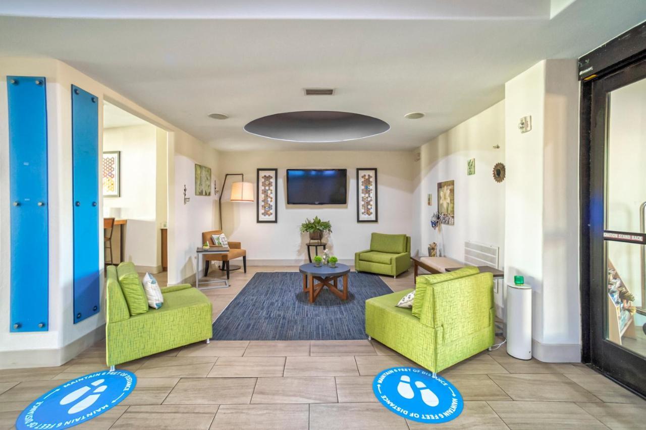 Holiday Inn Express And Suites Beeville By Ihg Екстер'єр фото
