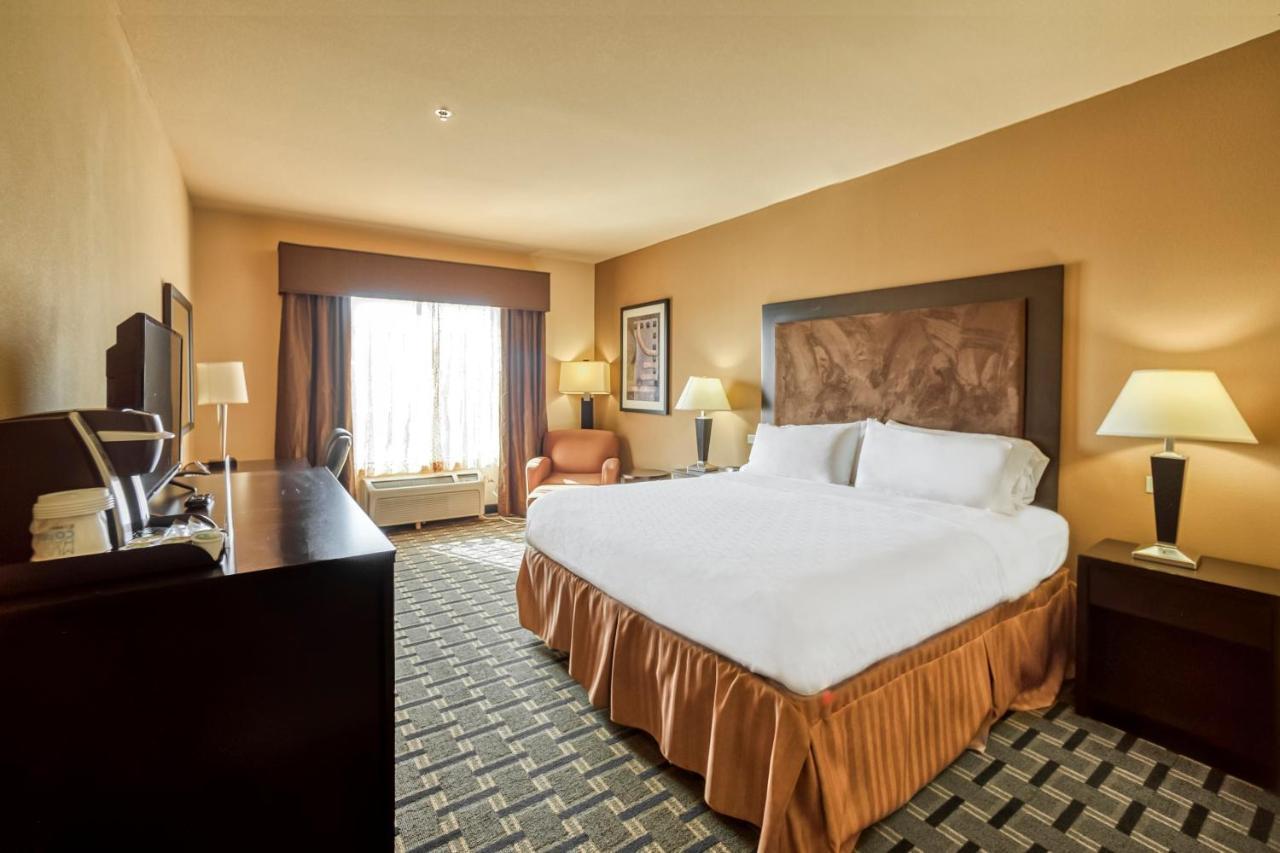 Holiday Inn Express And Suites Beeville By Ihg Екстер'єр фото