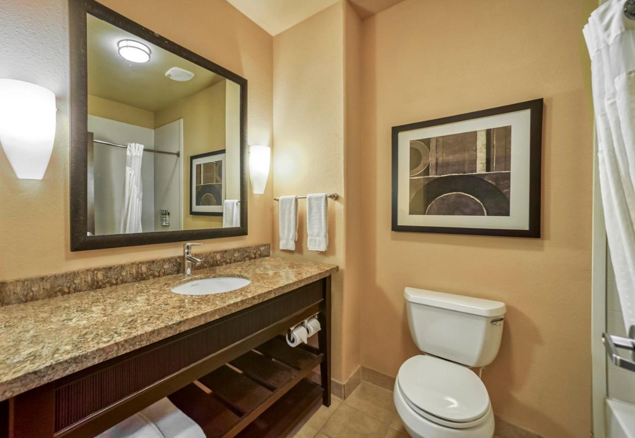 Holiday Inn Express And Suites Beeville By Ihg Екстер'єр фото