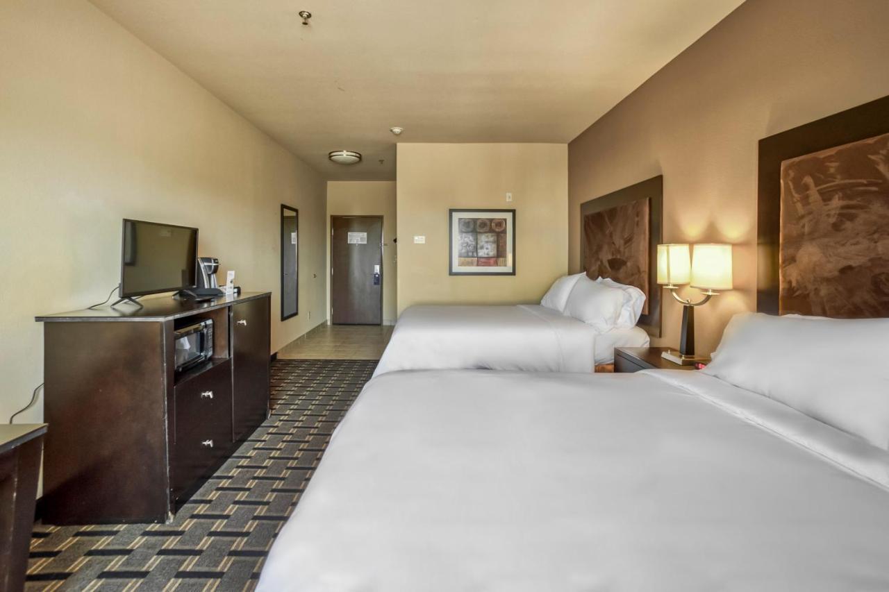 Holiday Inn Express And Suites Beeville By Ihg Екстер'єр фото