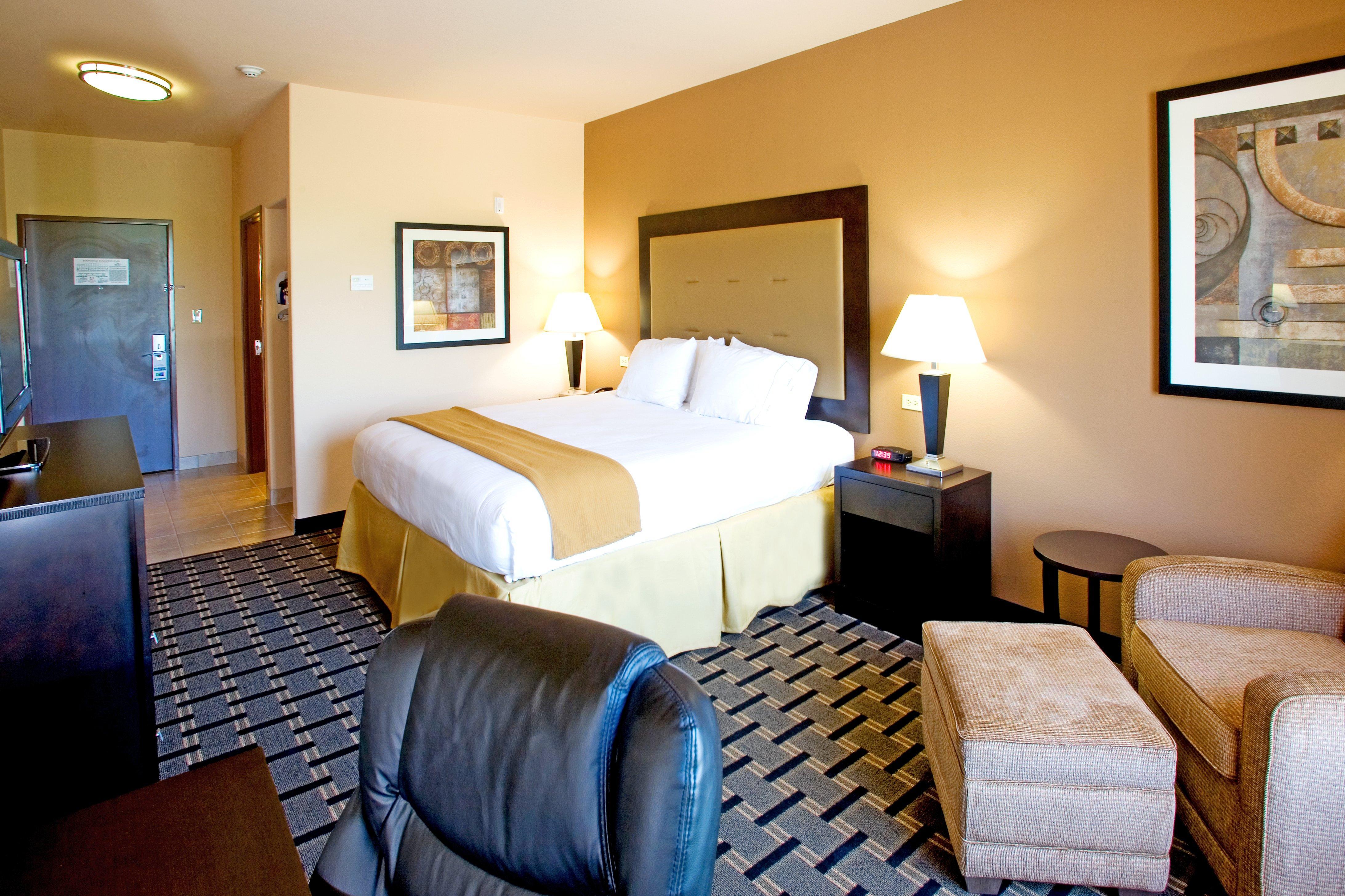 Holiday Inn Express And Suites Beeville By Ihg Номер фото