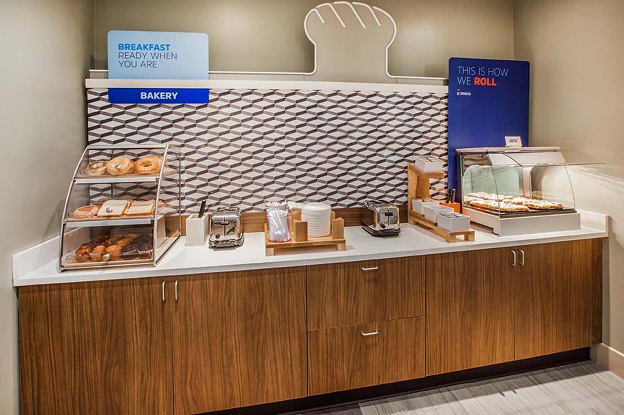 Holiday Inn Express And Suites Beeville By Ihg Екстер'єр фото