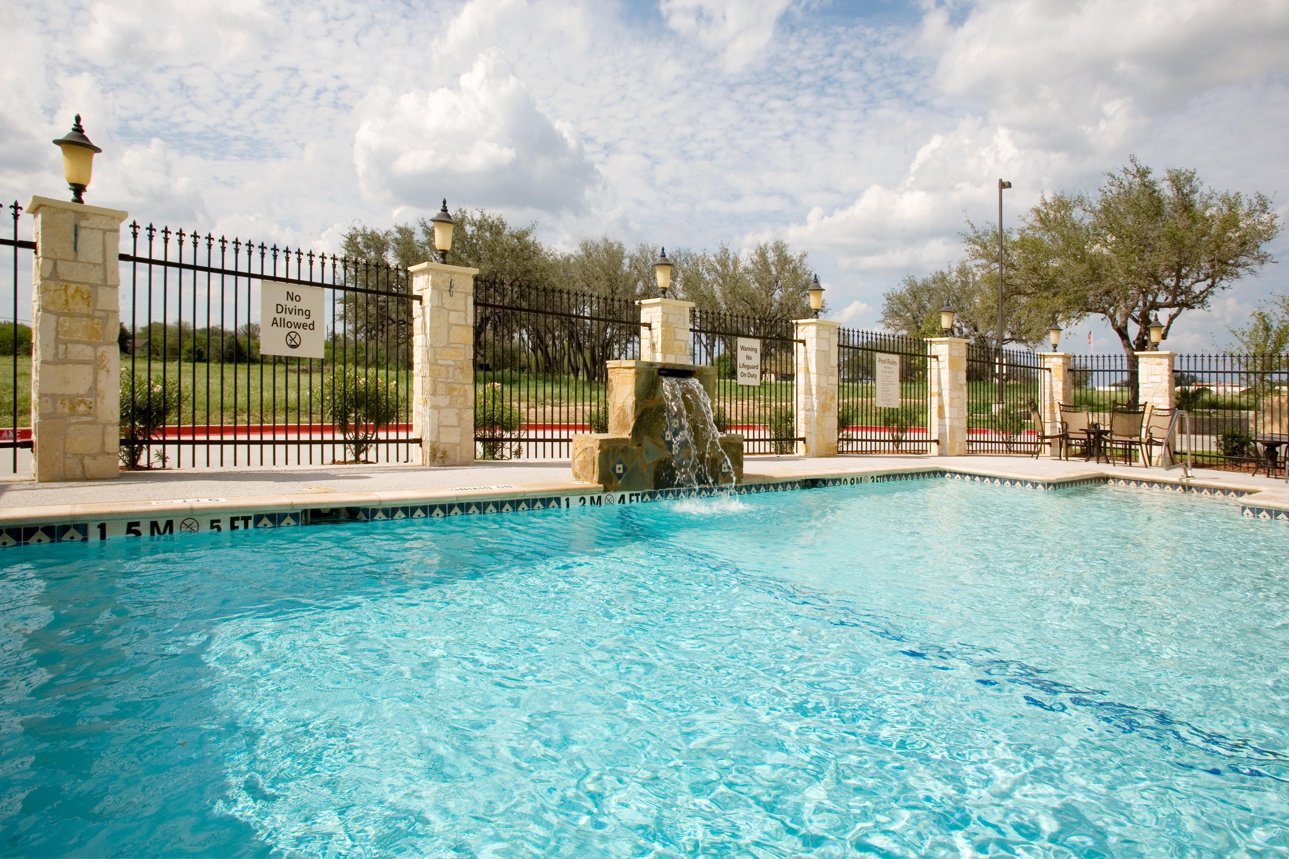Holiday Inn Express And Suites Beeville By Ihg Екстер'єр фото