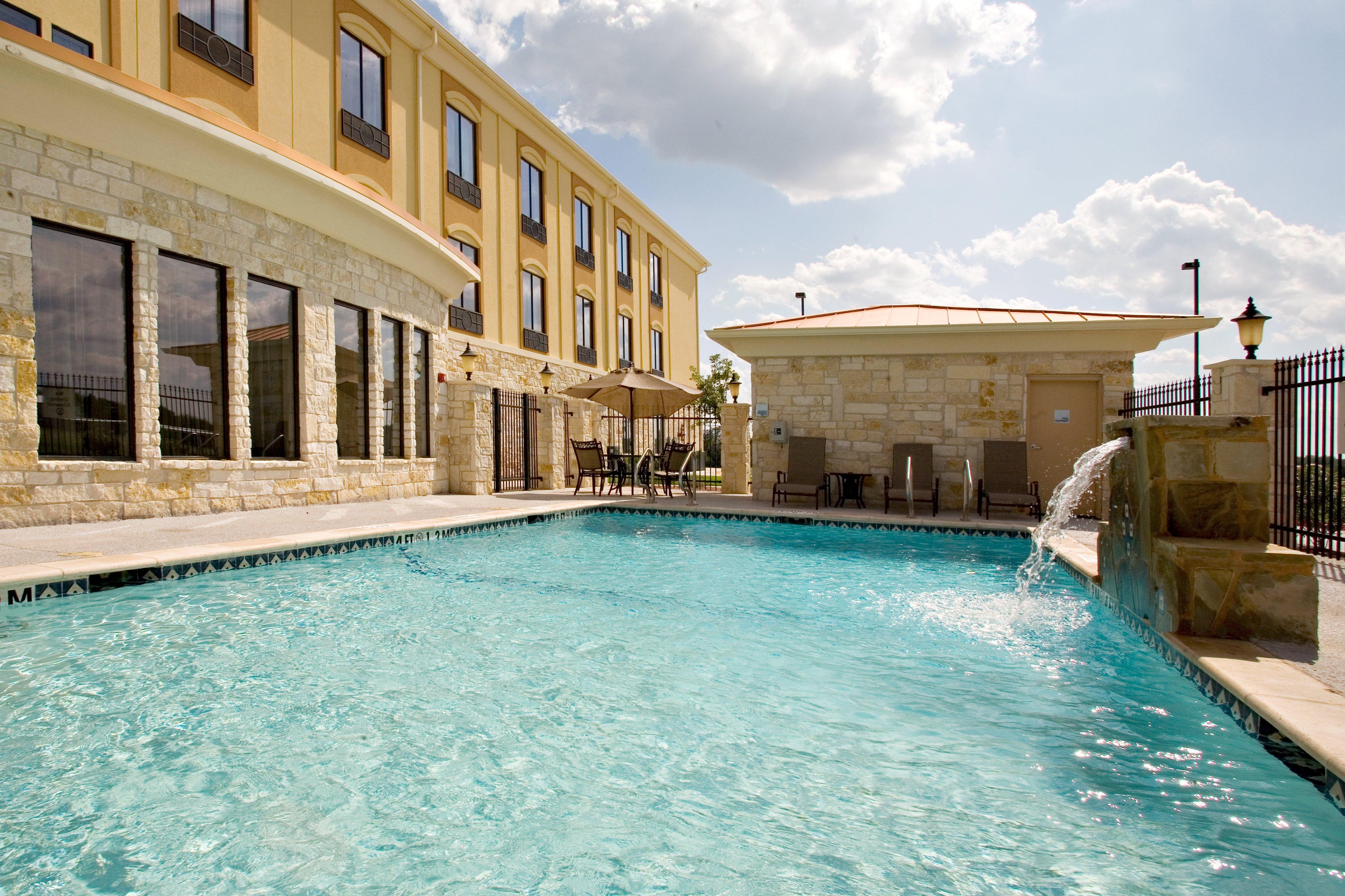 Holiday Inn Express And Suites Beeville By Ihg Екстер'єр фото
