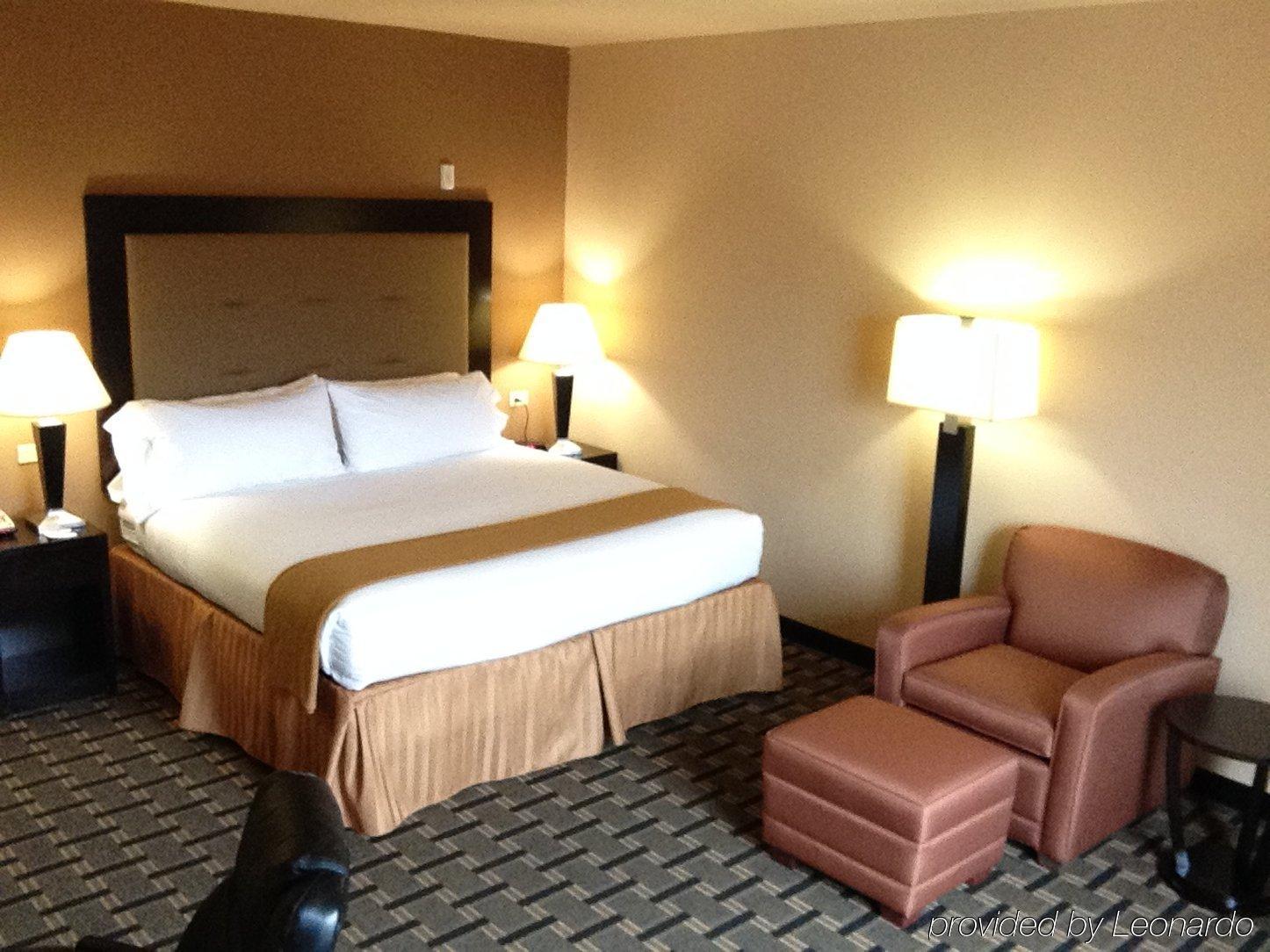 Holiday Inn Express And Suites Beeville By Ihg Екстер'єр фото